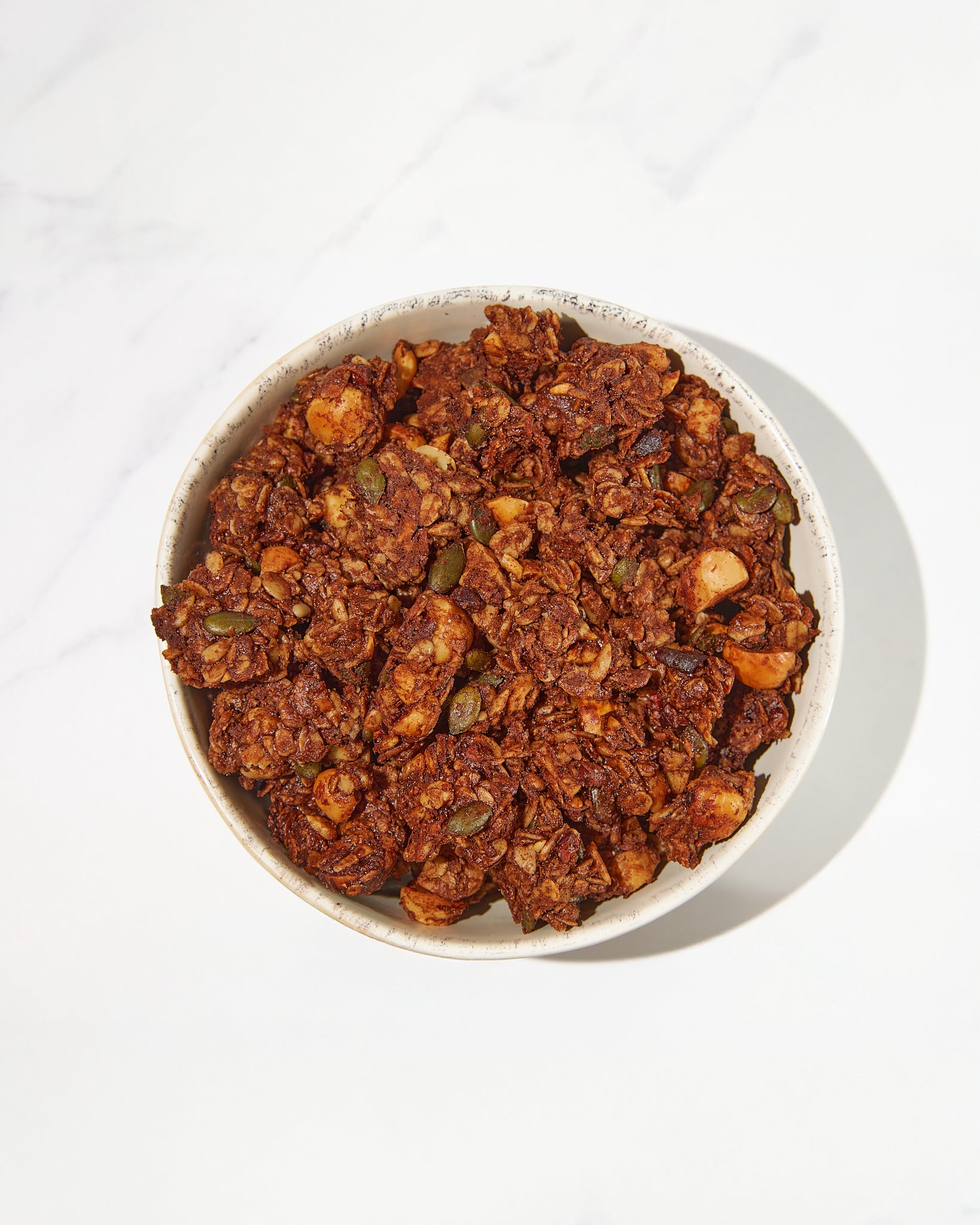 Granola con crema de cacao y avellanas